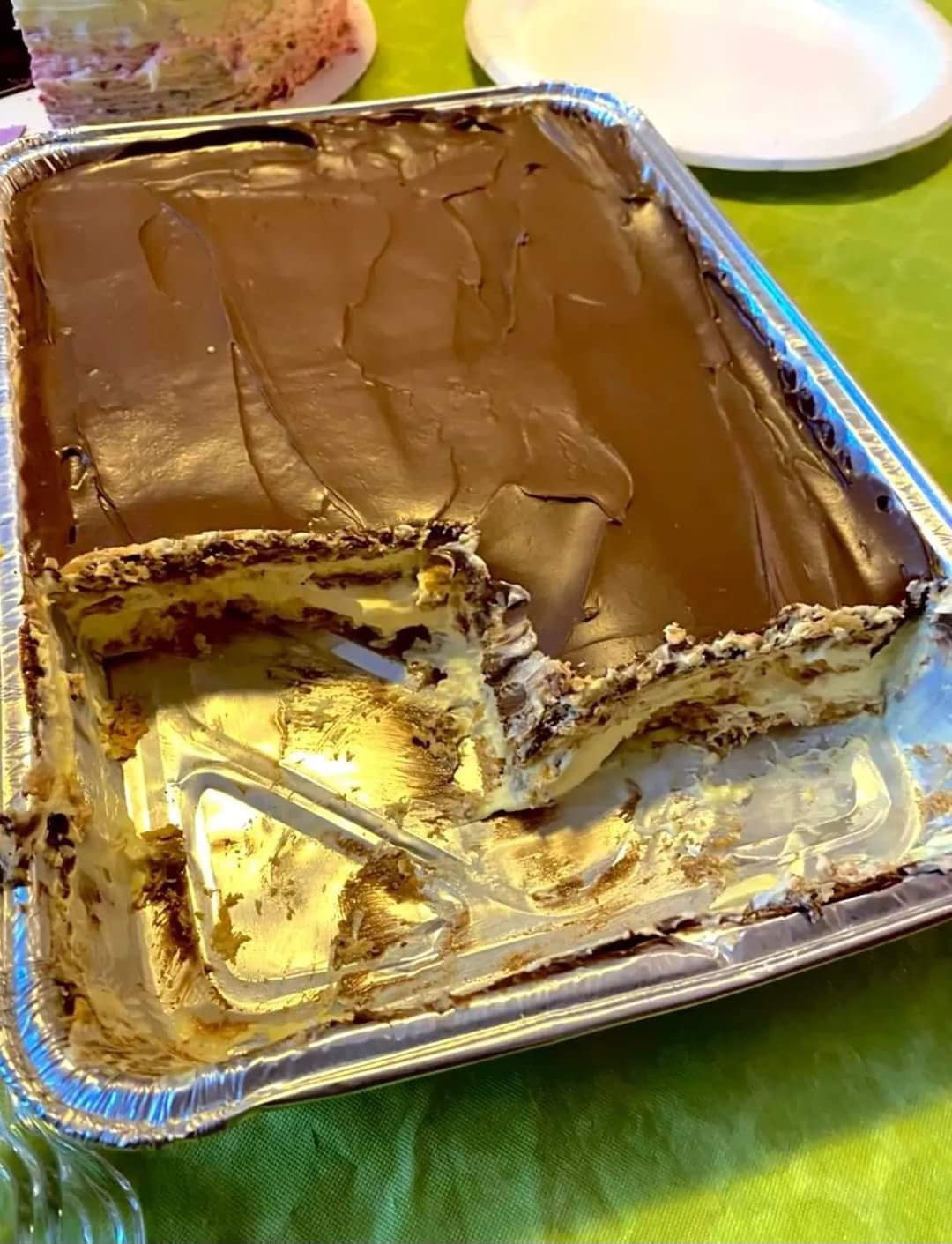 Effortless No-Bake Chocolate Eclair Cake - Brocret.