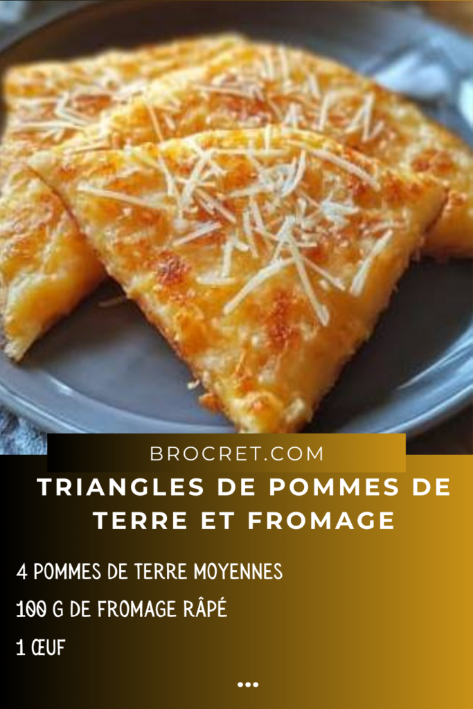 Triangles de pommes de terre croustillants, garnis de fromage fondant, servis sur une assiette avec une sauce crémeuse.