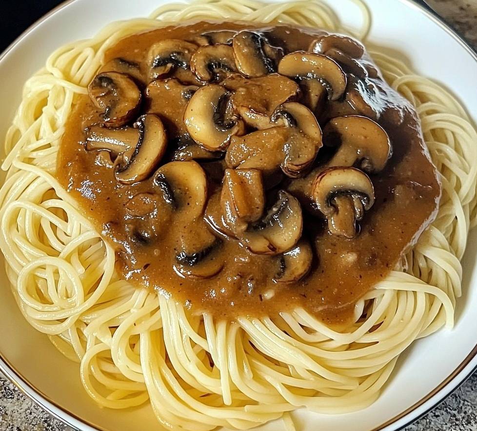 Spaghettis aux Champignons et Sauce Brune