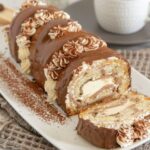 Bûche de Noël chocolat café traditionnelle avec crème au beurre