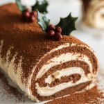 Bûche roulée tiramisu de Noël au mascarpone et cacao